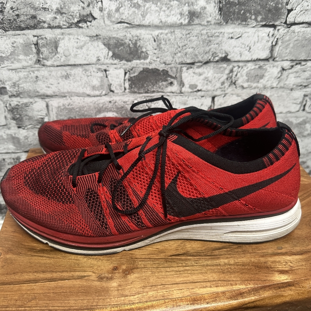 EUC Nike Flynit Trainer Running Shoes Size 13 University Red Black (AH8396-601) - Picture 5 of 12